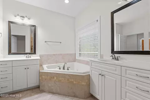 Bath - 35 Turtle Point Rd, Pinehurst, NC 28374 photo 3 of 8