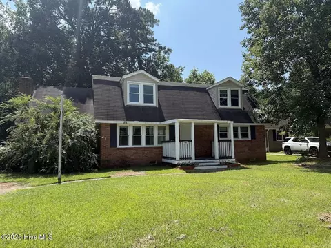 104 King Richard Ct, Jacksonville, NC 28546