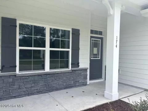 174 Cherry Laurel Dr, Wallace, NC 28466 photo 2
