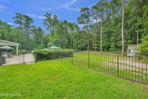Exterior - 102 Chuckanut Dr, Hampstead, NC 28443 photo 9 of 11