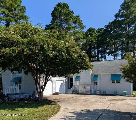 6105 Pelican Dr, New Bern, NC 28560