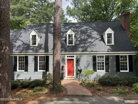 21 Village In The Woods Cir, Southern Pines, NC 28387