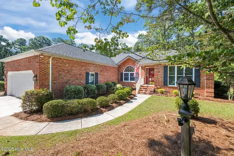 1737 Caracara Dr, New Bern, NC 28560