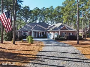 16 Montrose Ct, Pinehurst, NC 28374