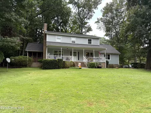 101 Hughes Ln, New Bern, NC 28560