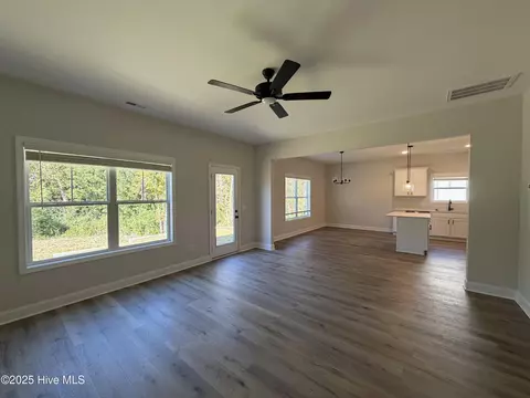514 Poppleton Dr, Hampstead, NC 28443 photo 9