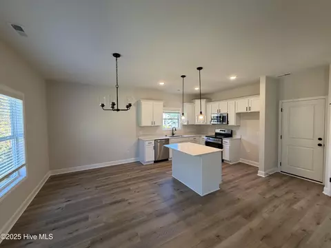 514 Poppleton Dr, Hampstead, NC 28443 photo 4