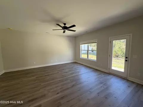 514 Poppleton Dr, Hampstead, NC 28443 photo 8