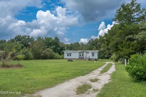 239 Belgrade Swansboro Rd, Stella, NC 28582