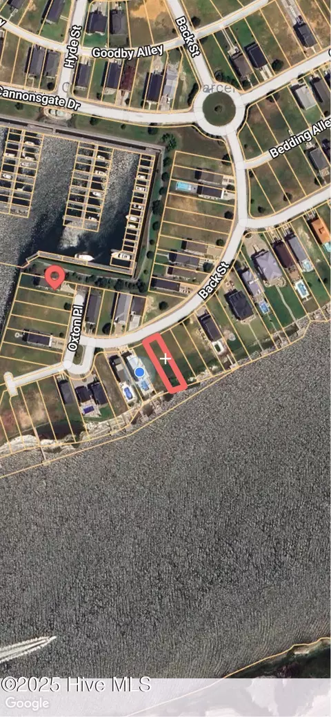 221 Back St, Newport, NC 28570