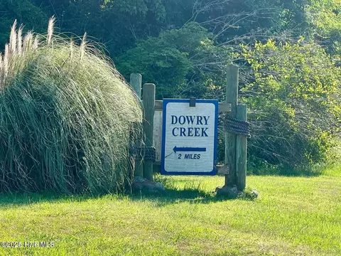 104 E Dowry Crk, Belhaven, NC 27810