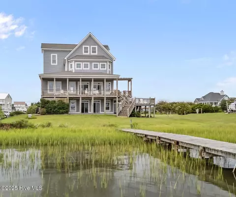 1405 Oglesby Rd, Morehead City, NC 28557