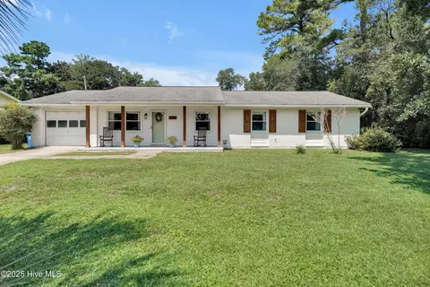 1802 Fordham Rd, Wilmington, NC 28403