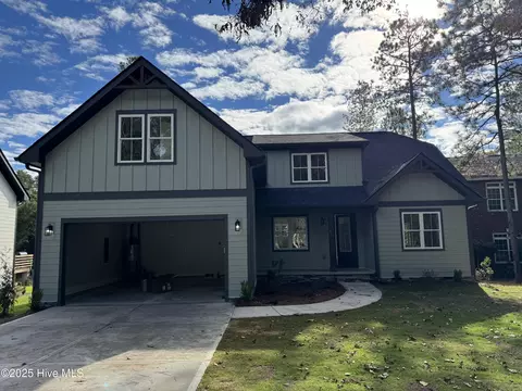 836 Greenbriar Dr, Vass, NC 28394