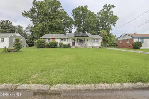 419 Seminole Trl, Jacksonville, NC 28540