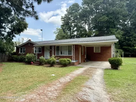 704 N Grimes St, Robersonville, NC 27871