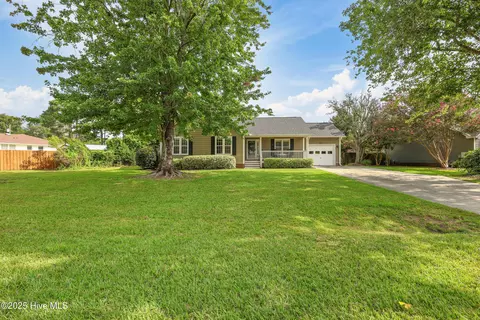 311 Oakland Dr, Wilmington, NC 28405
