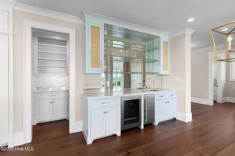 Dining - 227 Salter Path Rd, Pine Knoll Shores, NC 28512 photo 2 of 2