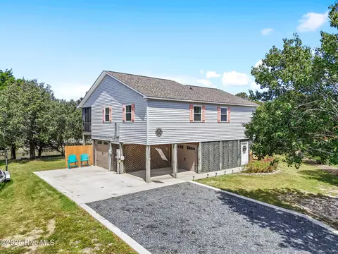 126 E Island Dr, Oak Island, NC 28465