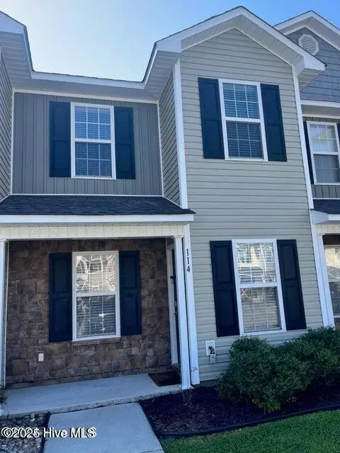 114 Glen Cannon Dr, Jacksonville, NC 28546