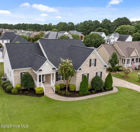 2243 Black Horse Ln, Winterville, NC 28590
