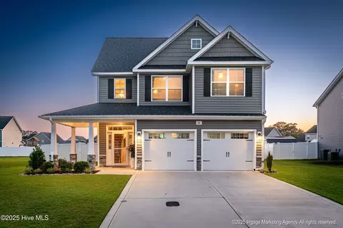 419 Holly Grove Dr, Winterville, NC 28590
