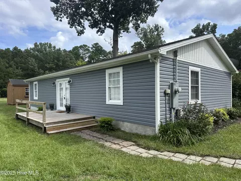 121 W Island Trl, Hertford, NC 27944