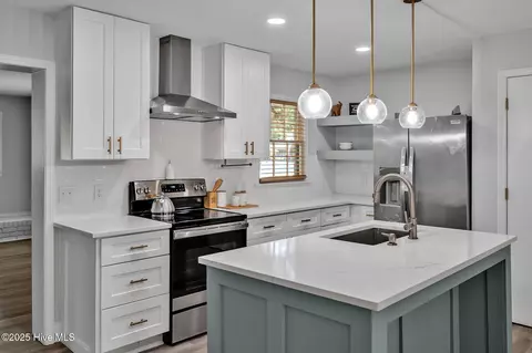 1601 Little Falls Dr, Rocky Mount, NC 27801