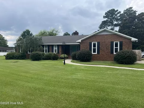 204 Ellison Dr, Washington, NC 27889