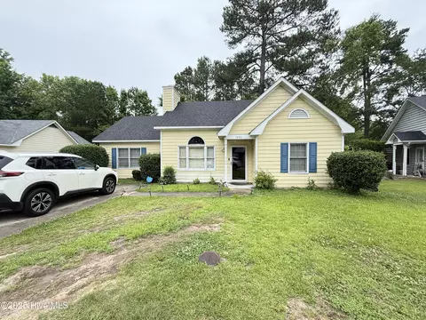 1040 Southbriar Dr, Rocky Mount, NC 27804