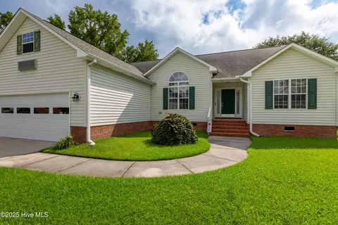 208 Eighth St, New Bern, NC 28560