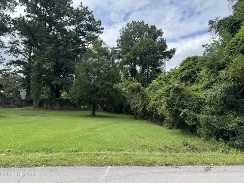 1909 Aycock Ave, New Bern, NC 28562