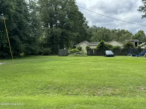 1901 Aycock Ave, New Bern, NC 28562