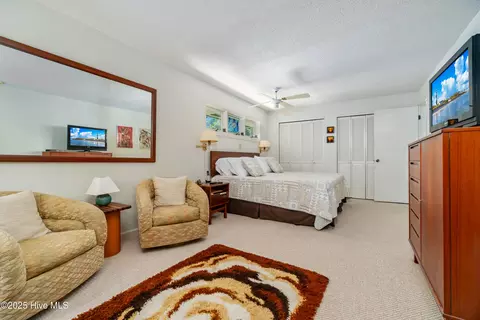 Bedroom - 160 Arborvitae Dr, Pine Knoll Shores, NC 28512 photo 2 of 4