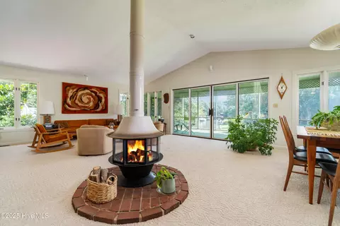 Living - 160 Arborvitae Dr, Pine Knoll Shores, NC 28512 photo 2 of 5