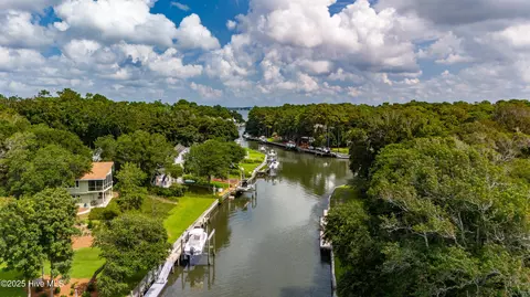 View/Area - 160 Arborvitae Dr, Pine Knoll Shores, NC 28512 photo 5 of 24