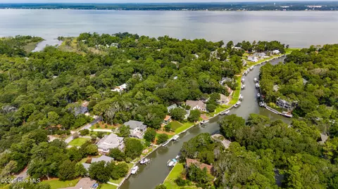 View/Area - 160 Arborvitae Dr, Pine Knoll Shores, NC 28512 photo 18 of 24