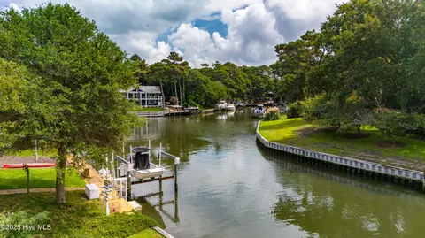 View/Area - 160 Arborvitae Dr, Pine Knoll Shores, NC 28512 photo 2 of 24