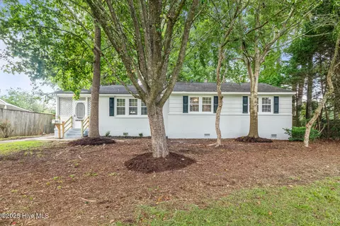 402 Cheyenne Rd, Jacksonville, NC 28540