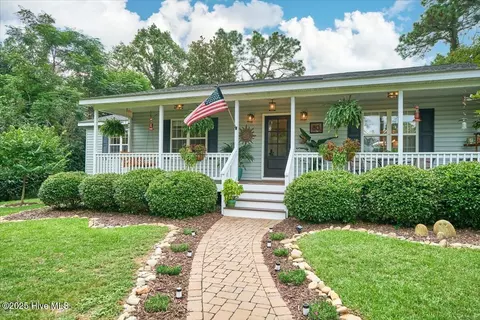 80 Midlothian Dr, Southern Pines, NC 28387
