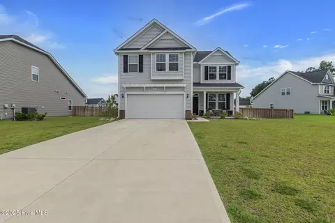 206 E Red Head Cir, Sneads Ferry, NC 28460