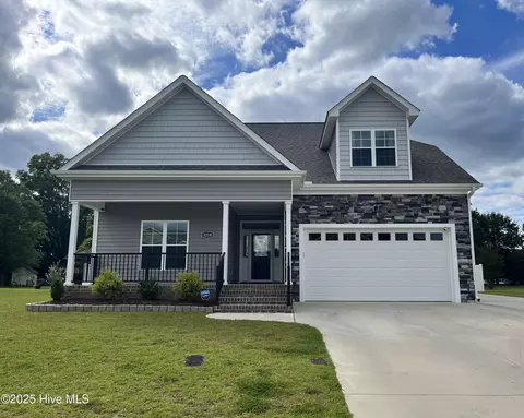 3218 School View Dr, Farmville, NC 27828