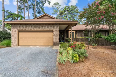 109 Florence Dr, Pinehurst, NC 28374