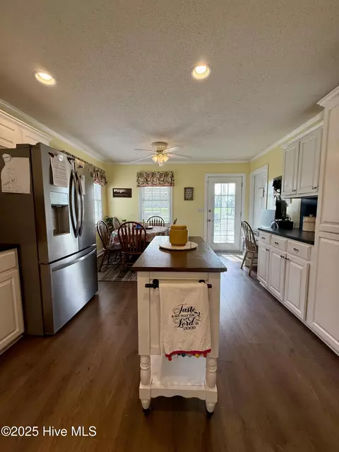 Kitchen - 3940 Fire Dept Rd, Williamston, NC 27892 photo 3 of 4