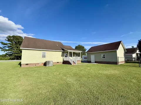 Exterior - 3940 Fire Dept Rd, Williamston, NC 27892 photo 3 of 4