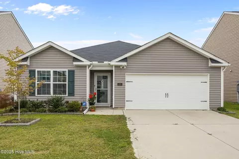 3225 Carr Dr, Greenville, NC 27834