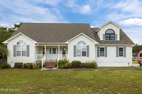 102 Tar Kiln Ln, Newport, NC 28570