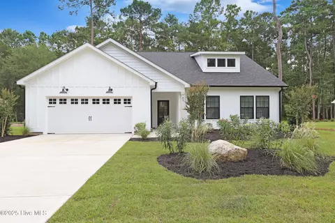 82 NE Drive Dr NW, Calabash, NC 28467