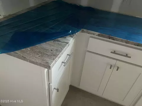 Kitchen - 5717 Sloop Ct, New Bern, NC 28560 photo 1 of 2