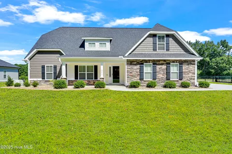 3077 Avon Rd, Greenville, NC 27858